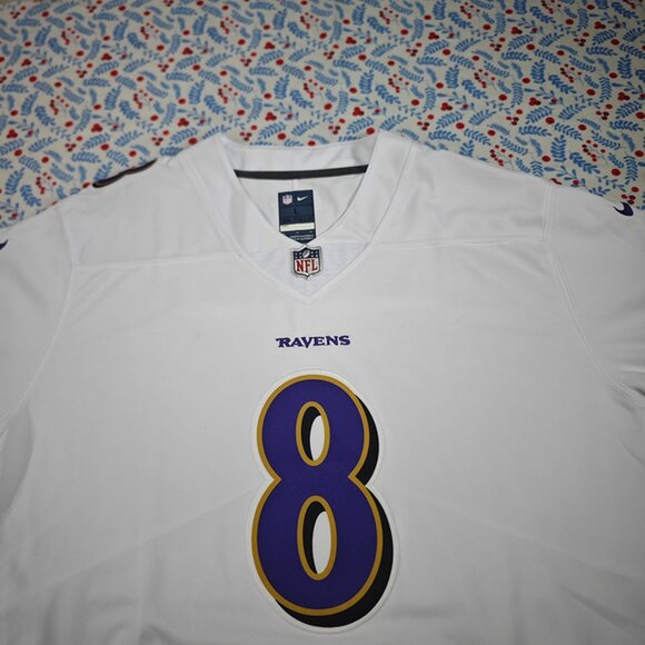 Nike Lamar Jackson White Baltimore Ravens Jersey No. 8 - Picture 2 of 7